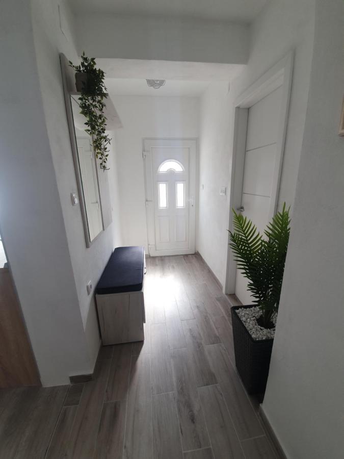 Appartement Amama à Brodarica  Extérieur photo